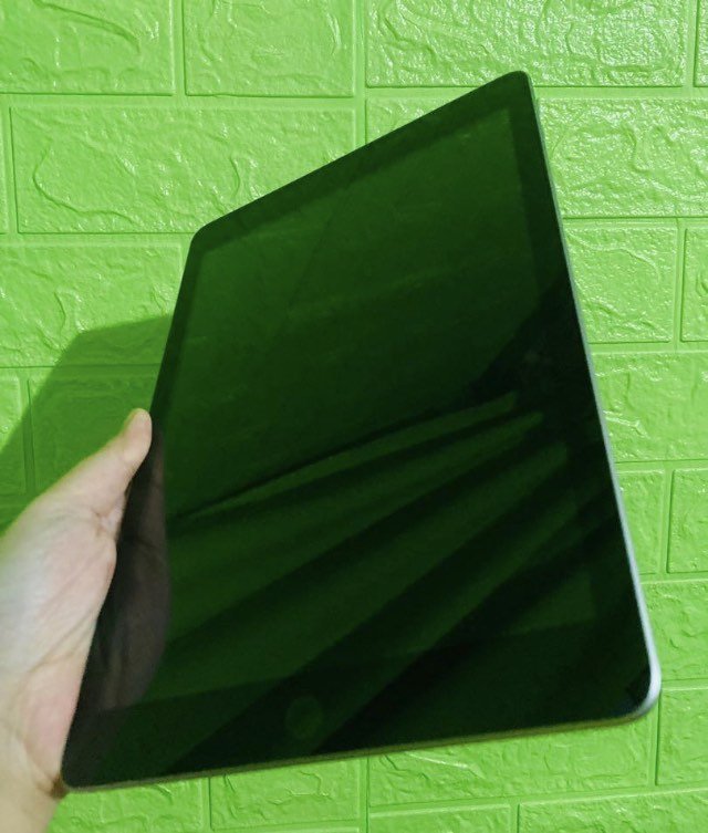 Types & Styles of iPad 5th Gen Covers
